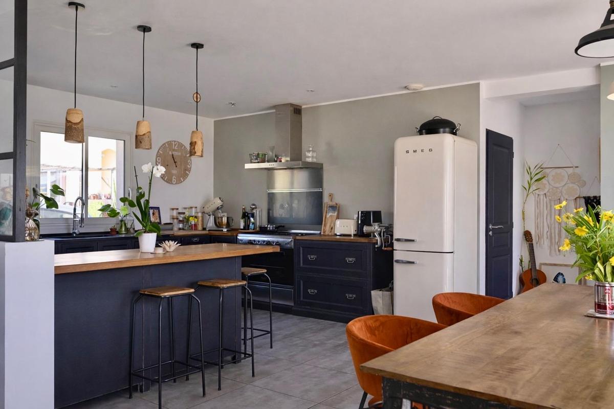 CASA JUX cuisine en angle
